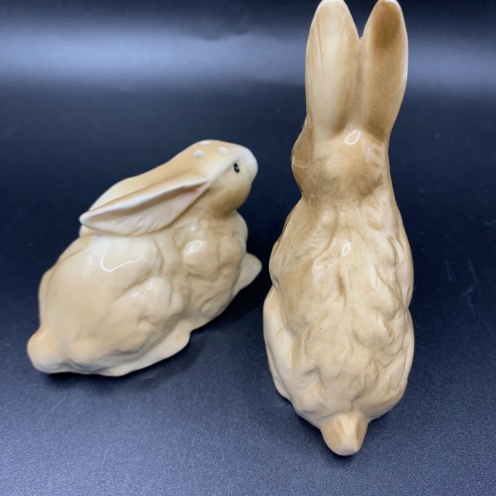 Vintage Bunny Rabbit Salt & Pepper Shakers Set